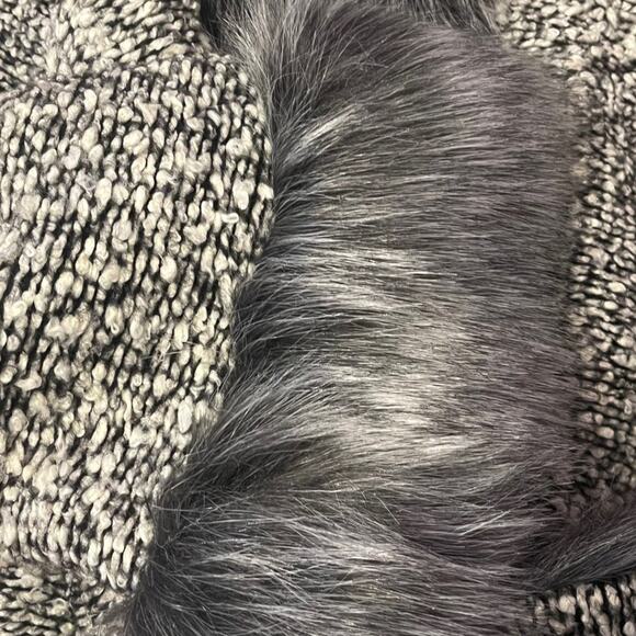 Vintage Women's Tre Sorelle Made in Italy Boucle' Wool Blend Faux Fur Trim Coat - Picture 7 of 10